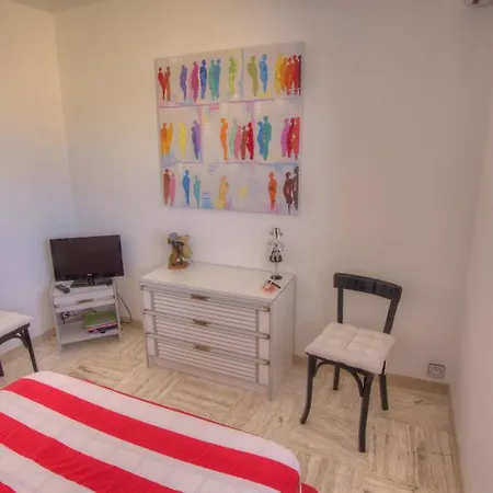 Beau 2 Pieces 3 Etoiles Vue Et Montagnes Garage Prive Cannes